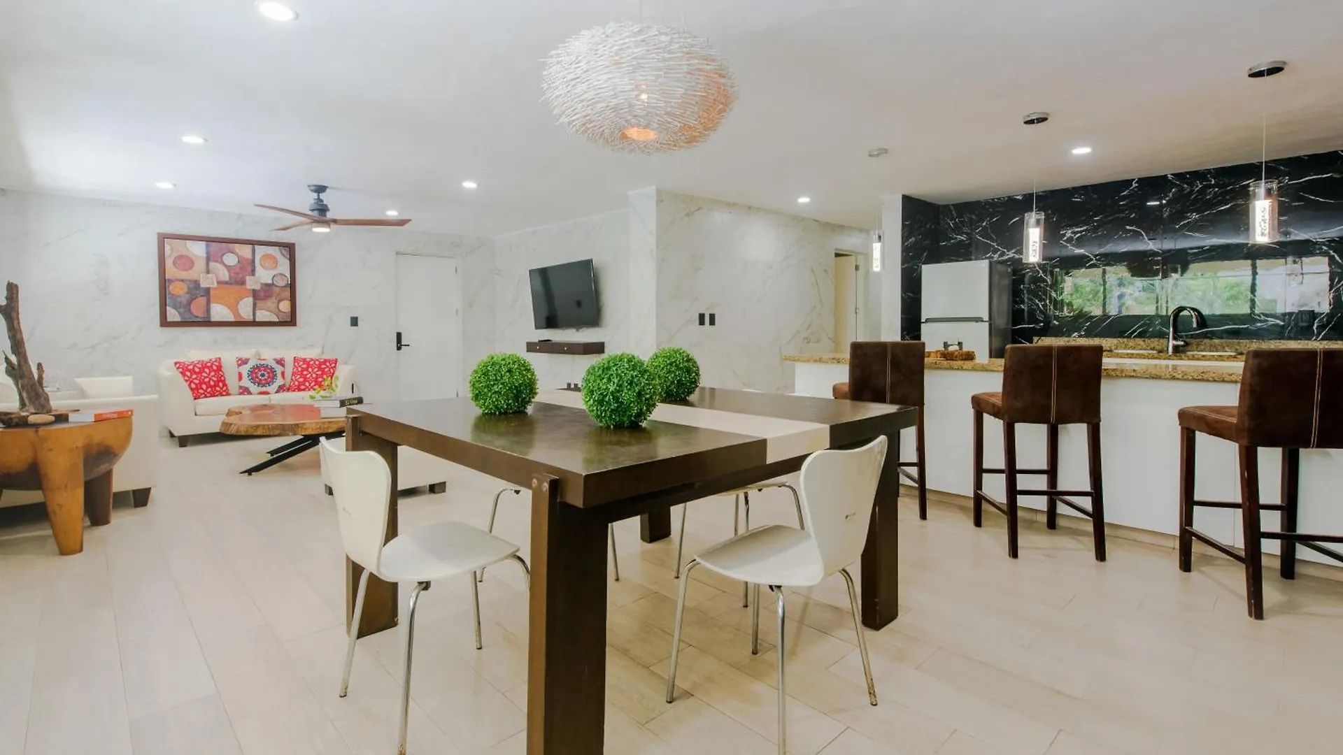 Ocean Plaza By Zama Homes Playa del Carmen 0*,